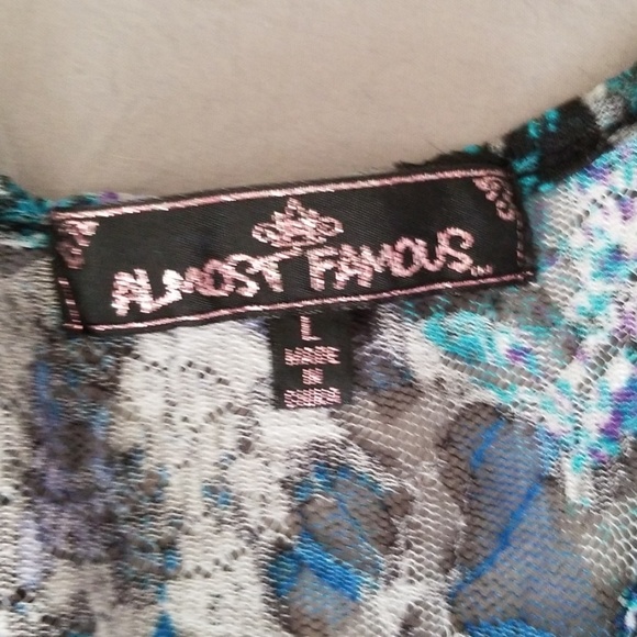 Razor Back Lace Tank Top - Picture 3 of 4